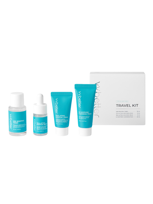VVBetter Travel Kit Blue korėjietiškos kosmetikos kelioninis odos priežiūros rinkinys baltame fone